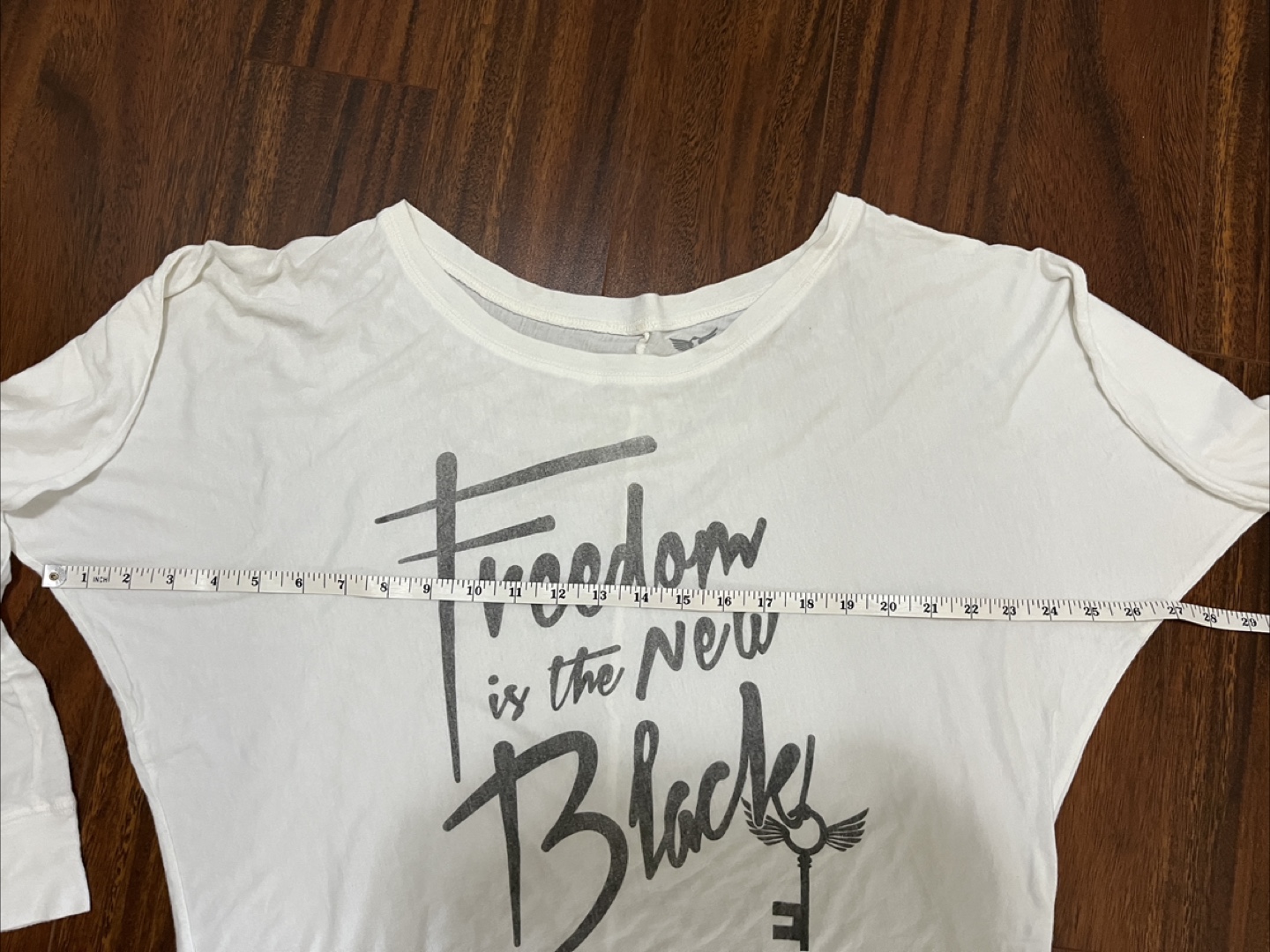 Freedom Culture women’s medium oversized graphic top, white - photo 4