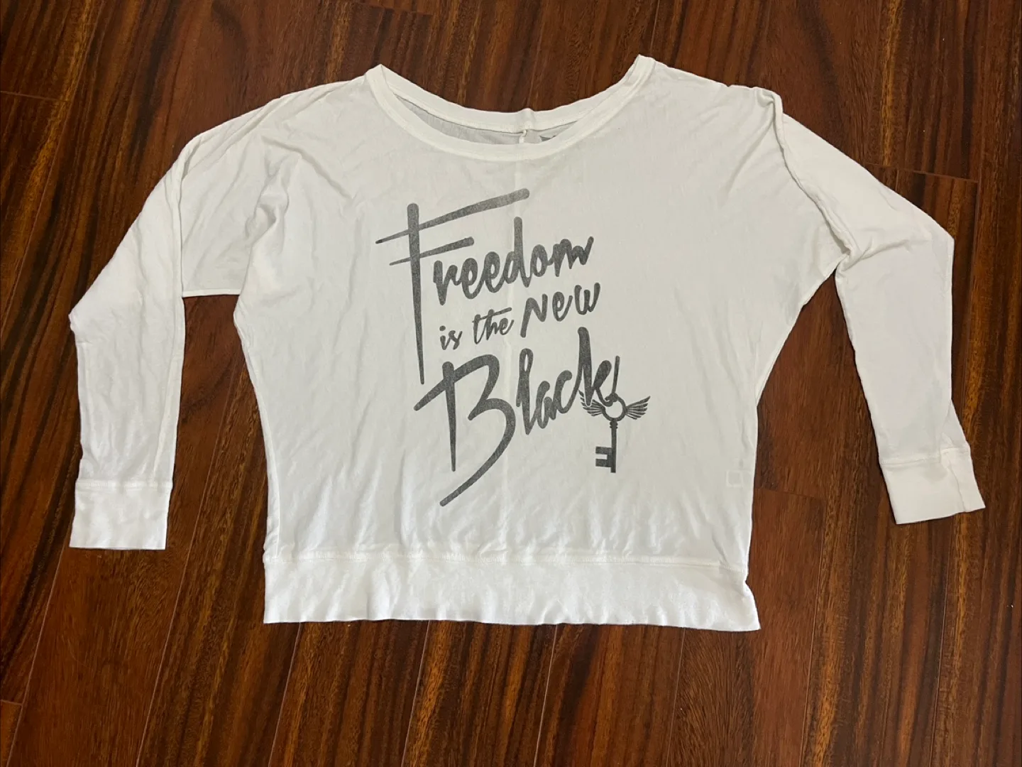 Freedom Culture women’s medium oversized graphic top, white thumbnail