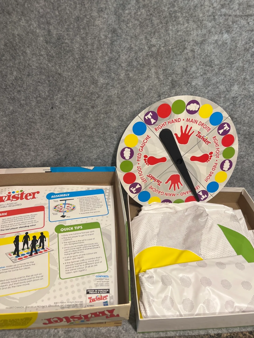 2 Twister games 35th Anniversary Edition Game image indicator(3)