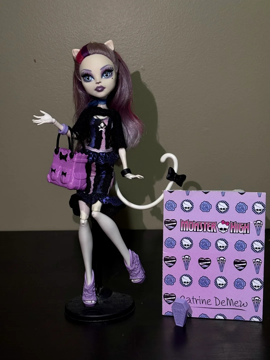 Monster High Doll - Catrine DeMew New Scaremester thumbnail