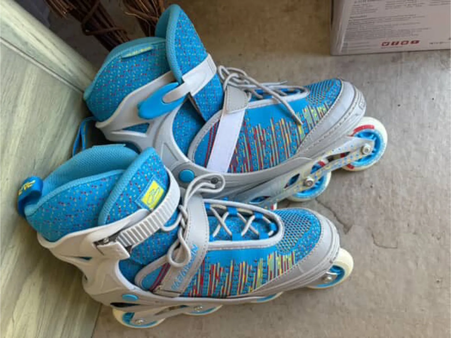 PARAGON Inline Skates - Size 6 thumbnail