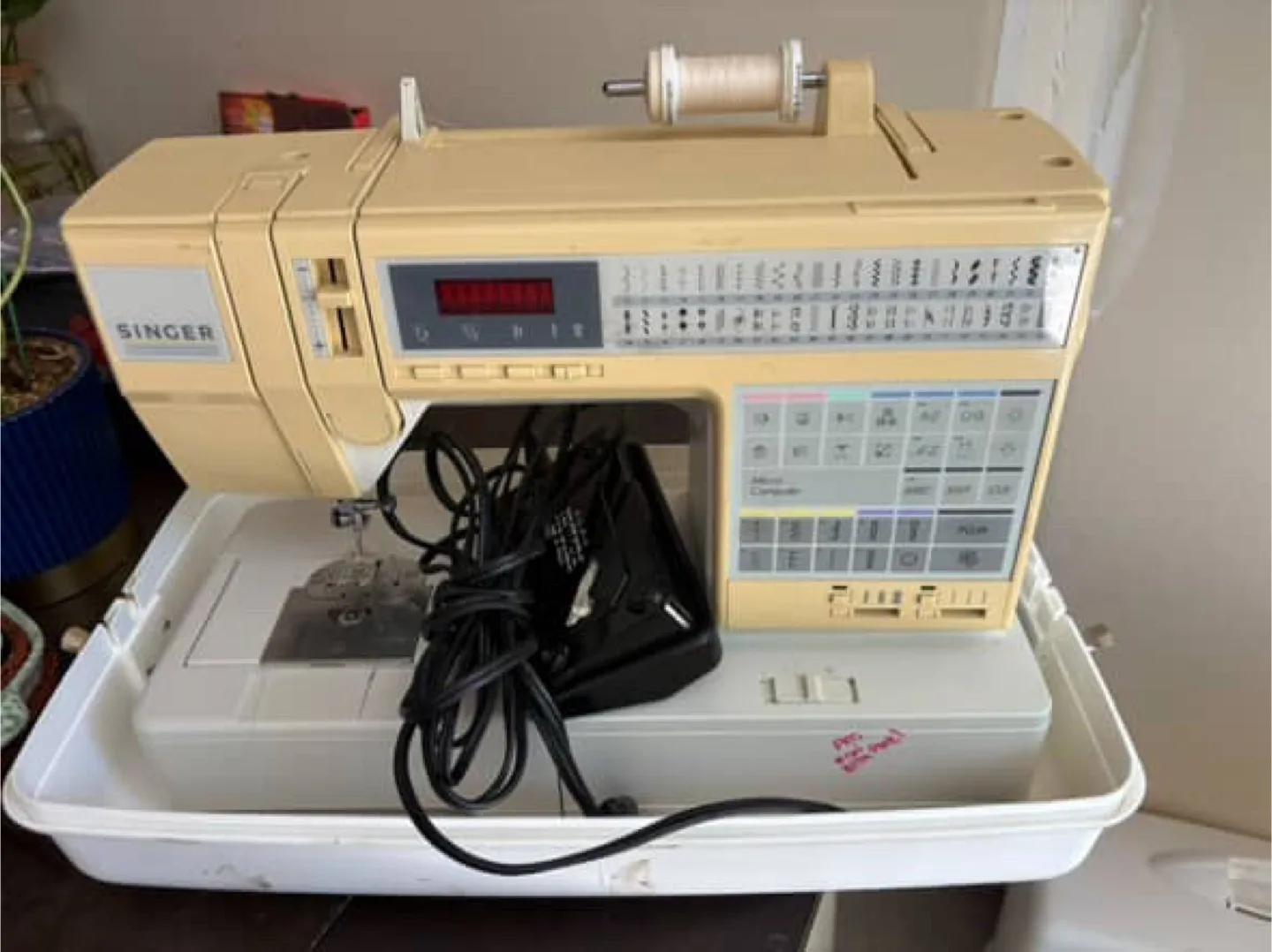 Singer Micro Computer Sewing Machine thumbnail