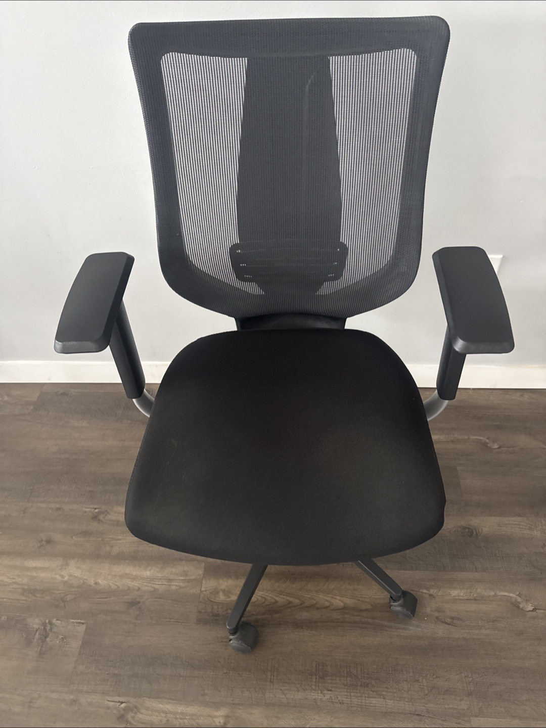 Black Mesh Office Chair - photo 2