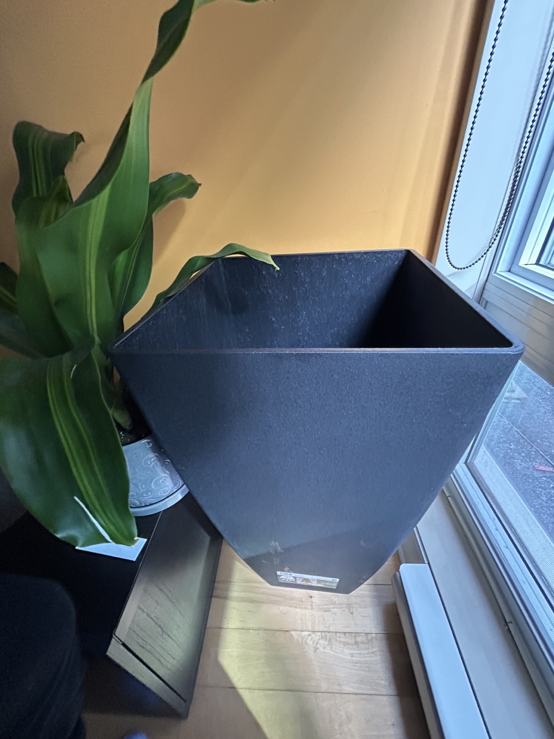 Big Sierra Verde Planter - 14.5 in x 28 in