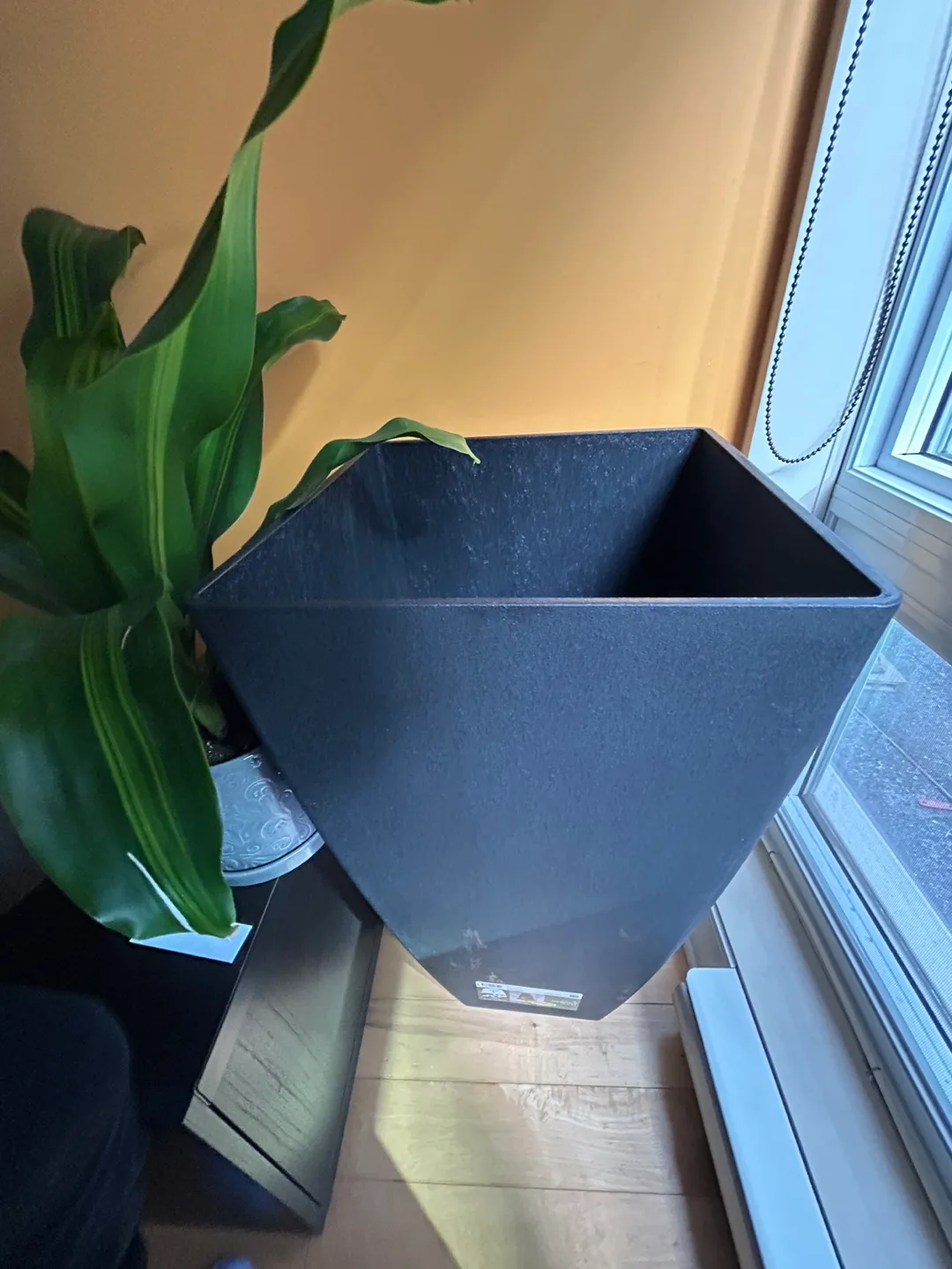 Big Sierra Verde Planter - 14.5 in x 28 in thumbnail