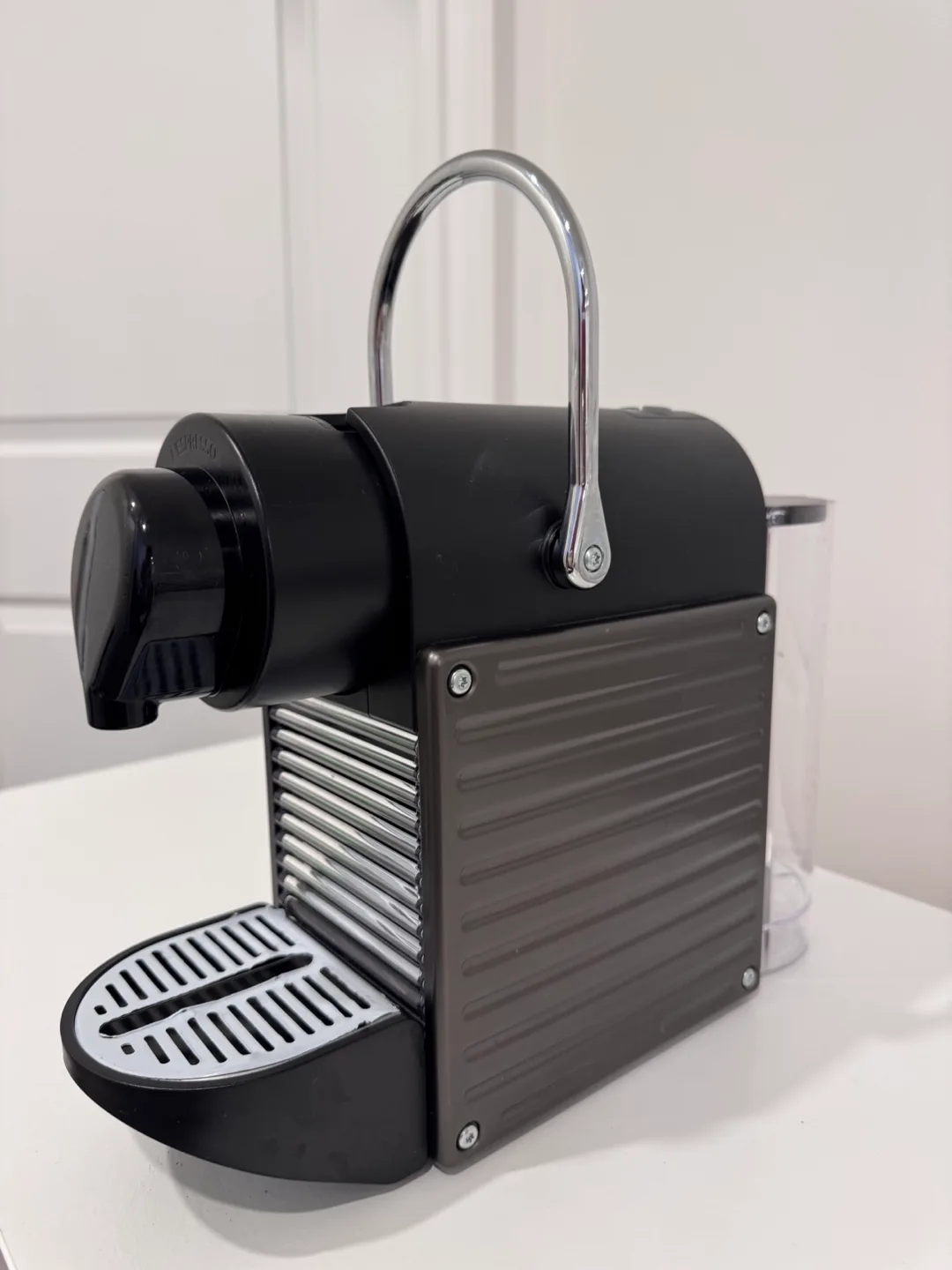 Nespresso Pixie Coffee Machine by Breville image indicator(2)