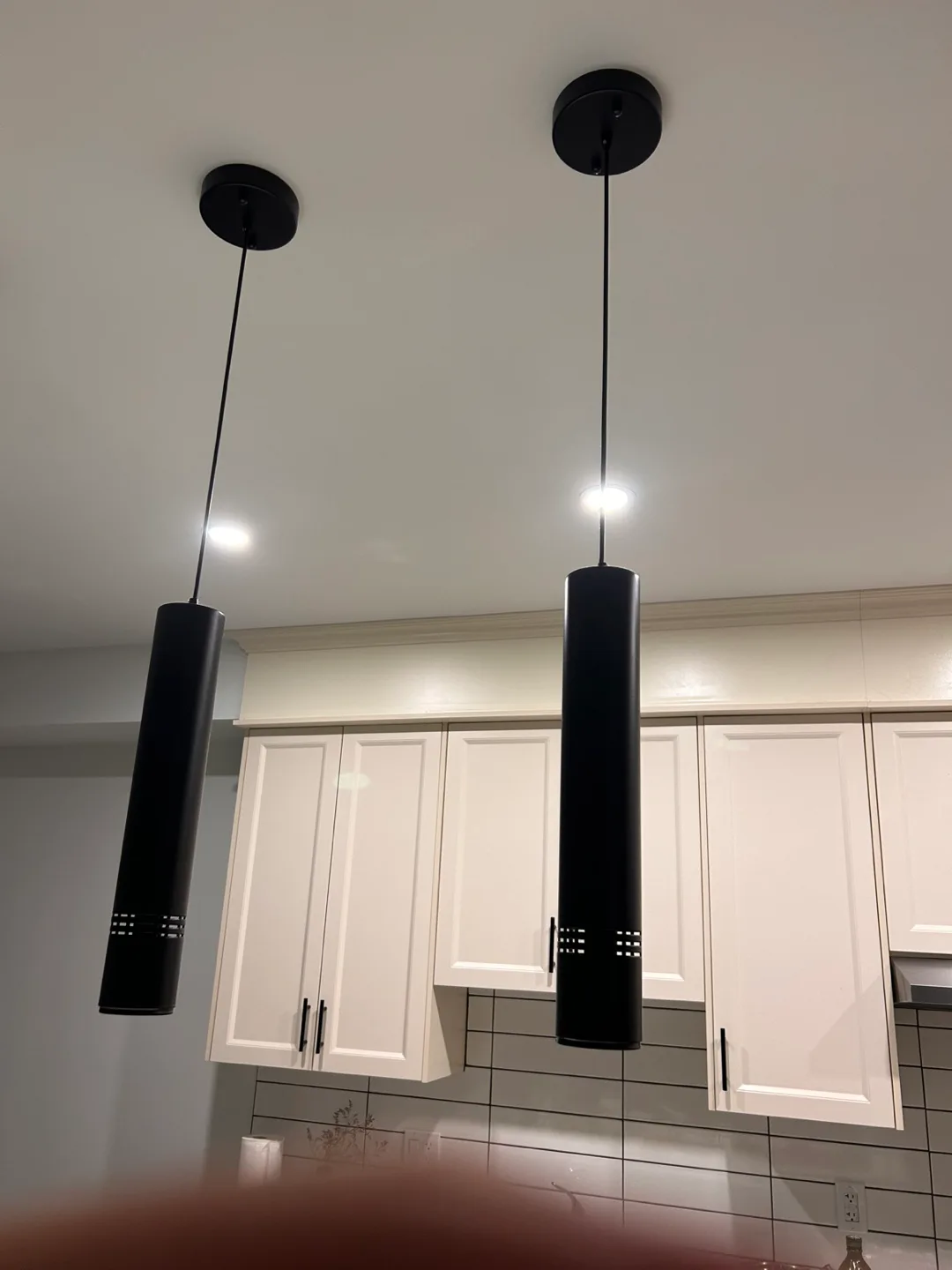 Black Cylinder Pendant Lights image indicator(3)