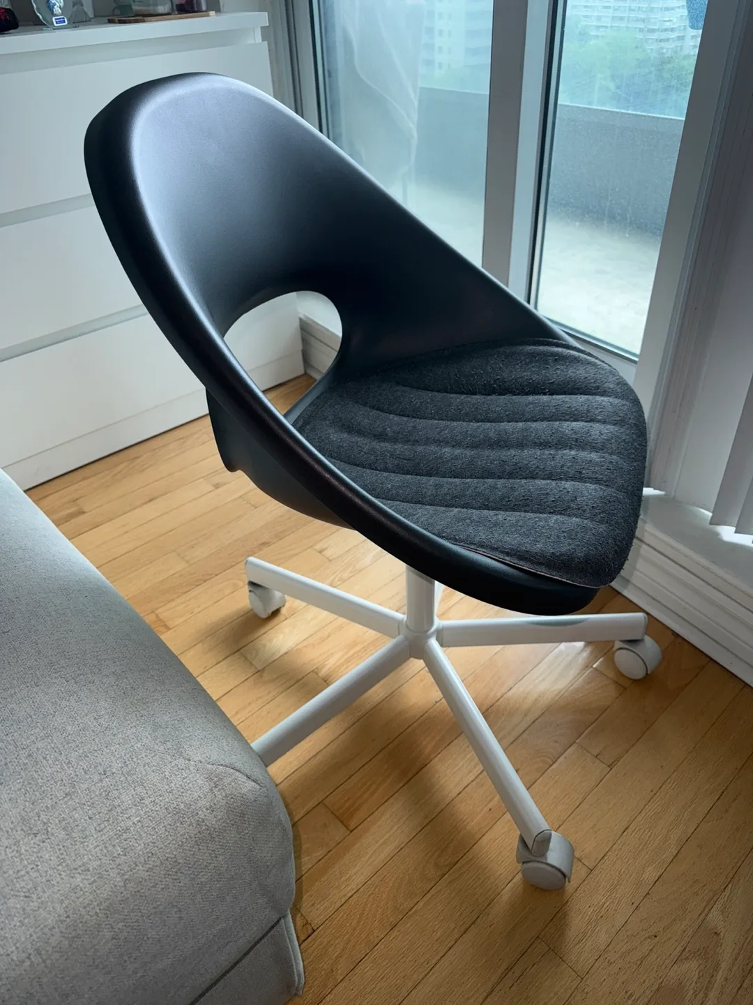 IKEA Renberget Swivel Chair - Black thumbnail