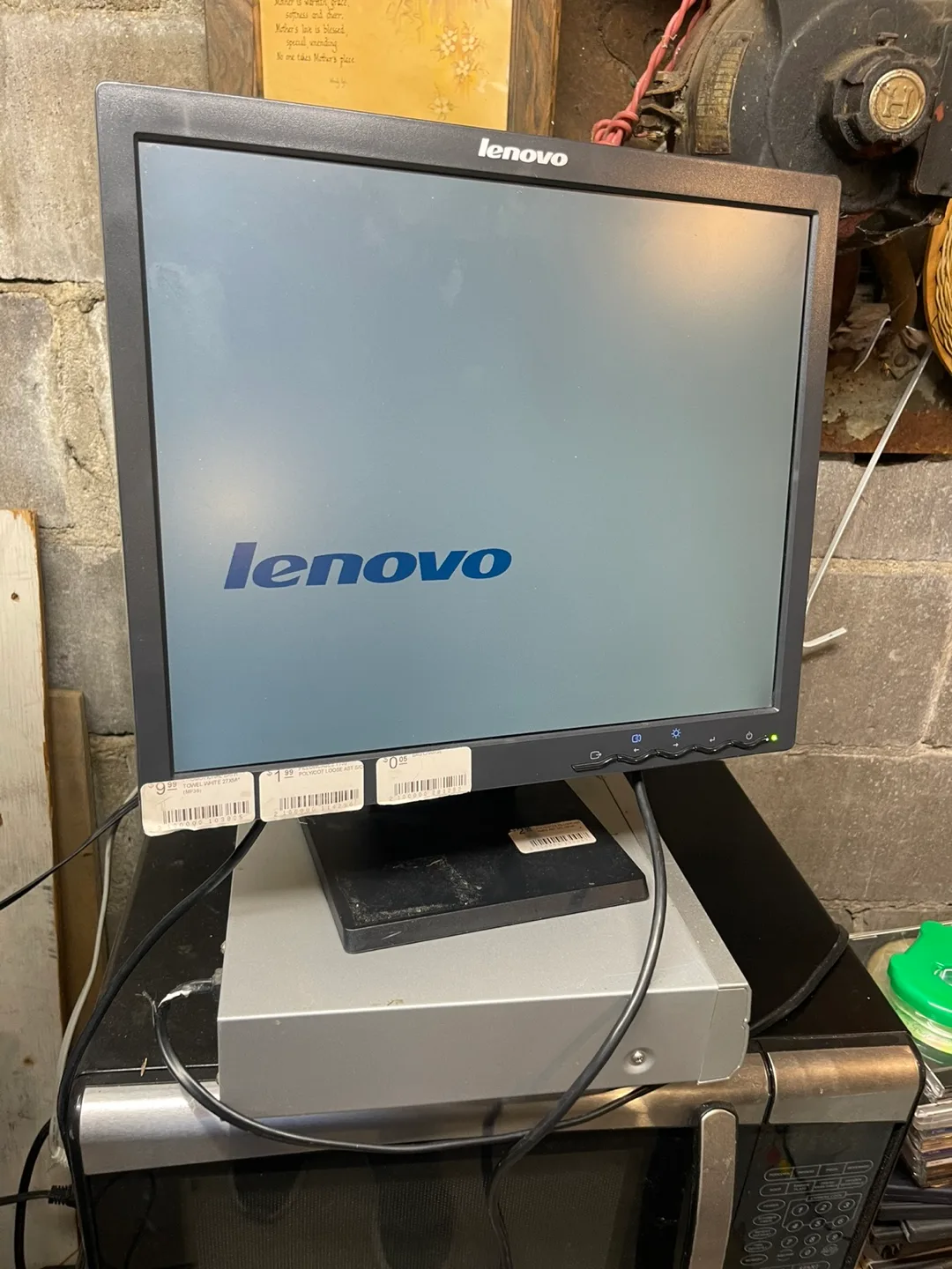 Lenovo Monitor thumbnail