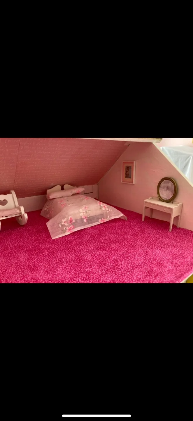 Furnished Dollhouse image indicator(4)
