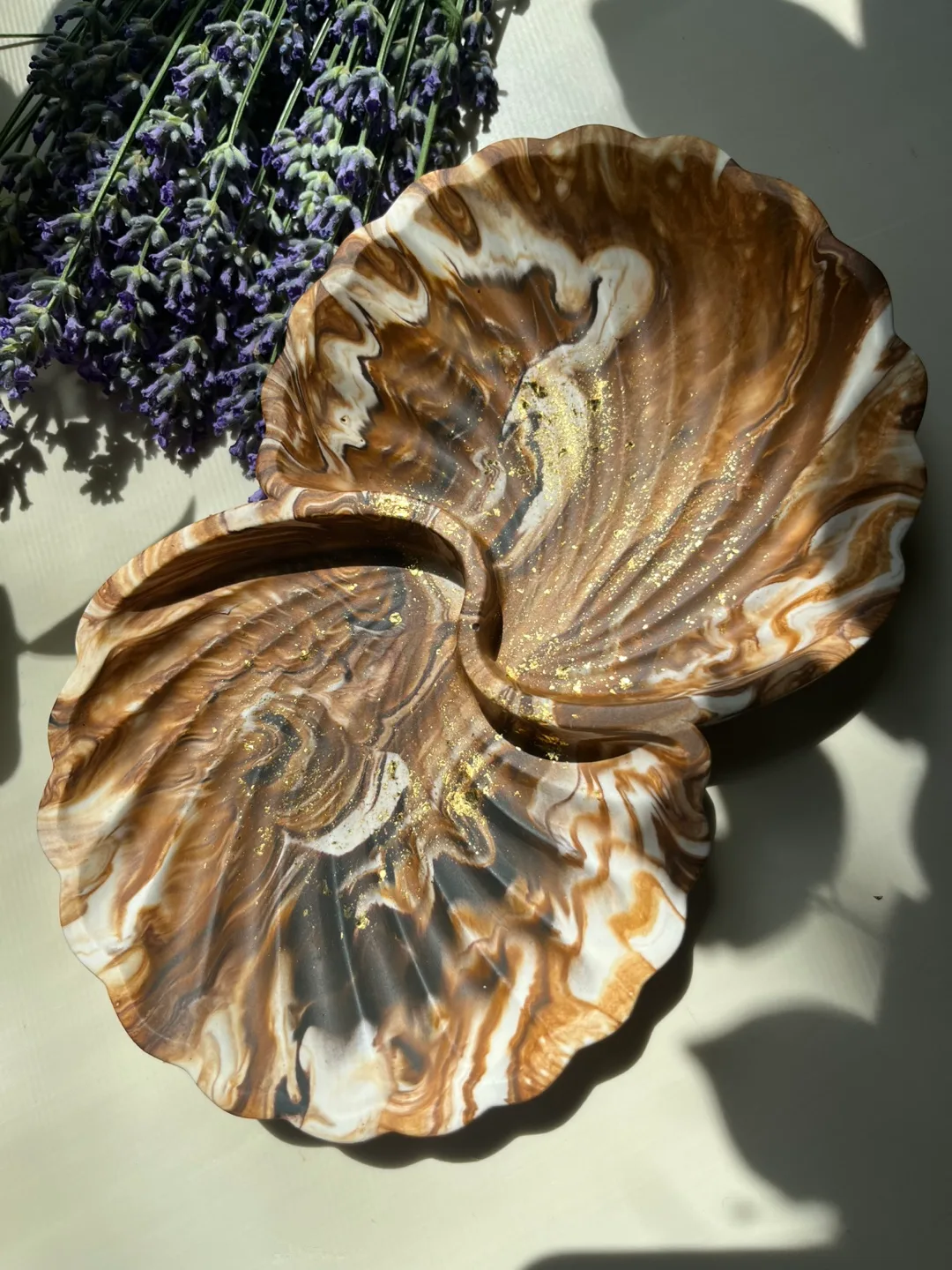 Decorative Shell Shaped Tray thumbnail