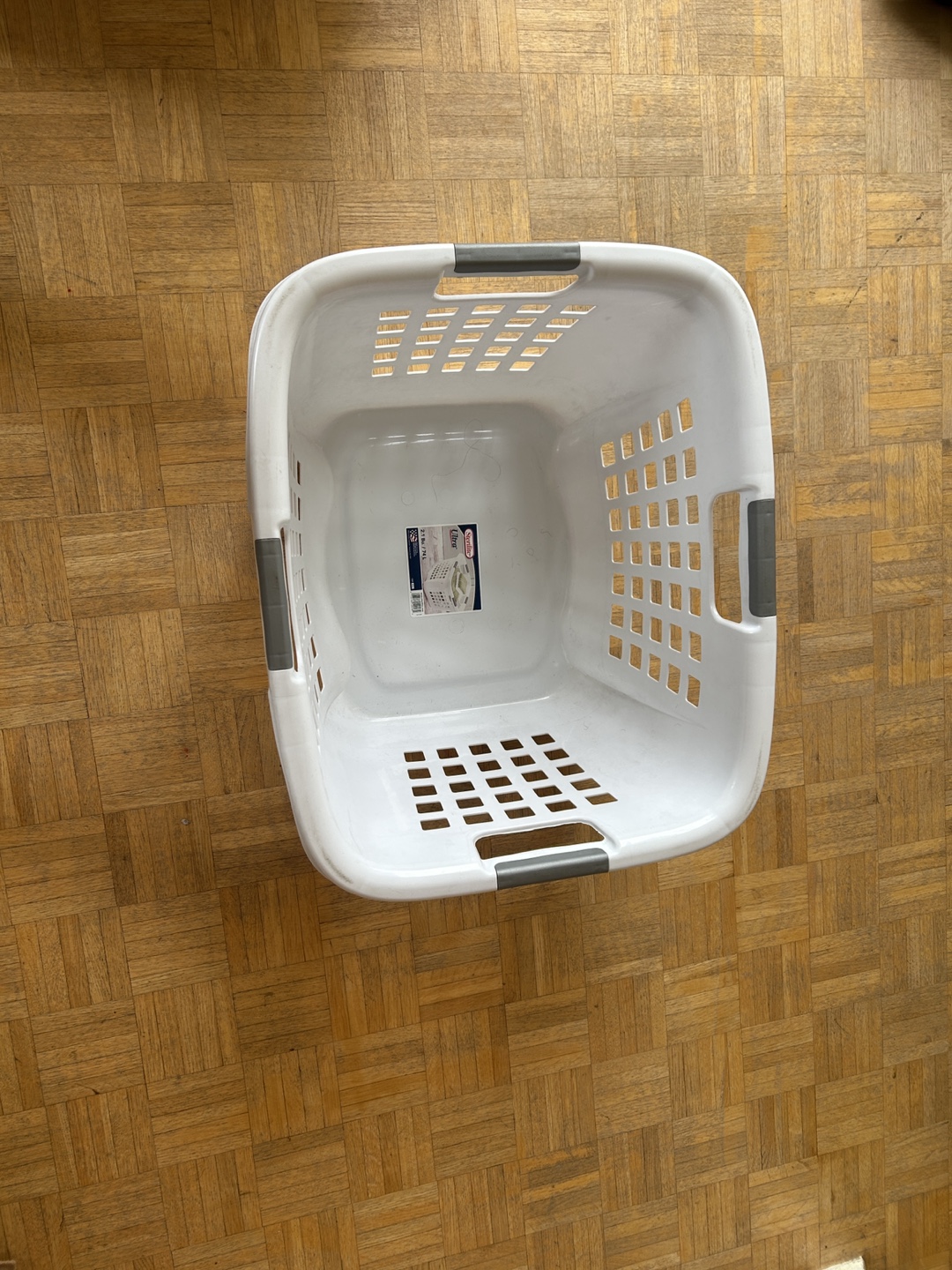 3 White Plastic Laundry Basket - photo 2