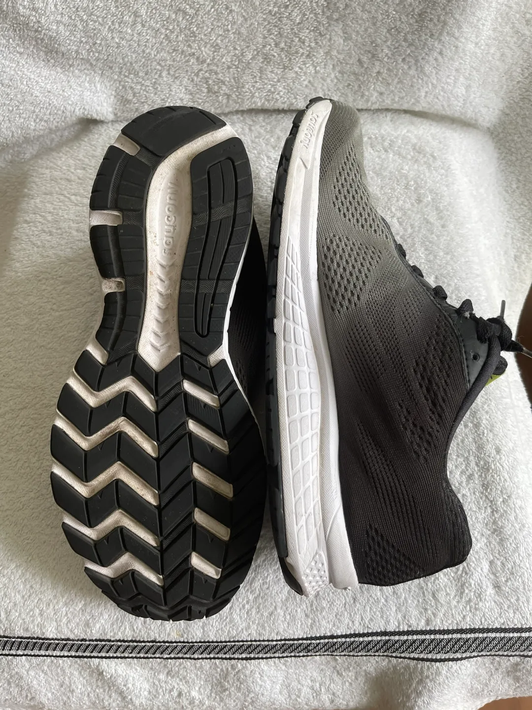 Saucony Men's Running Shoes, Size 10.5 image indicator(4)