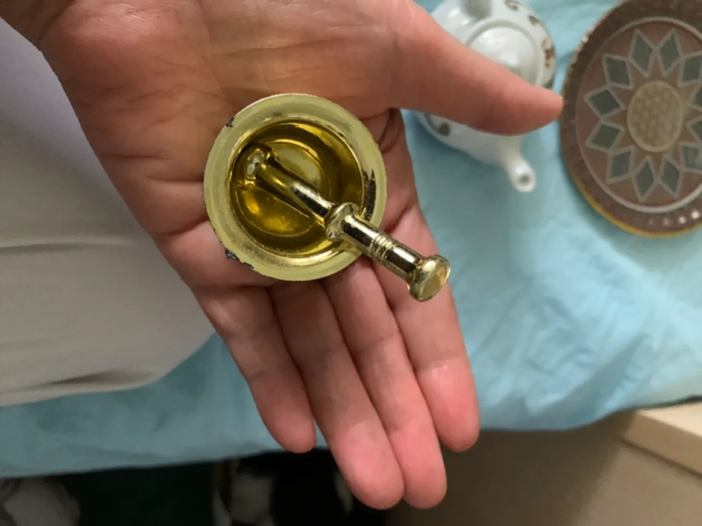 Miniature Teapot and Mortar and Pestle Set with Decorative Tray image indicator(2)