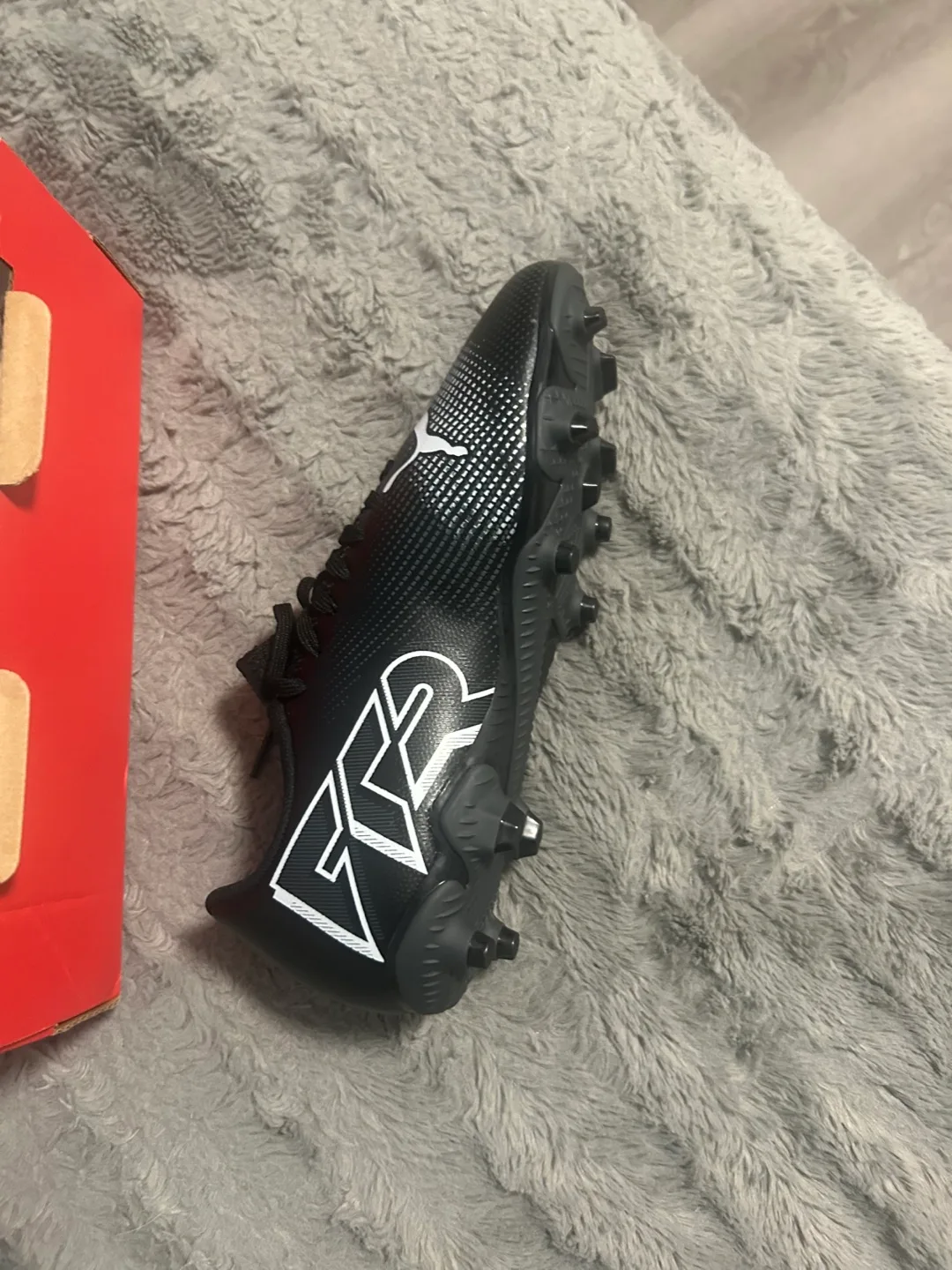 Puma Soccer Cleats - US 5.5 - Black - New in Box image indicator(6)