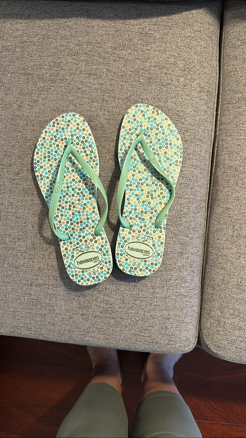 Havaianas Slim Floral Flip Flops - Women's Size 7/8 thumbnail