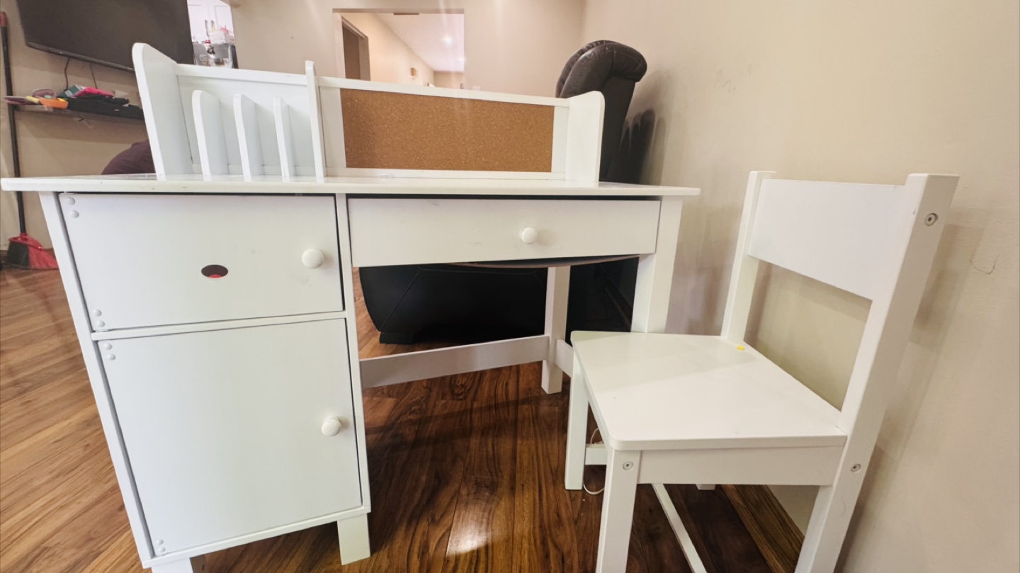Kids White Desk and Chair Set