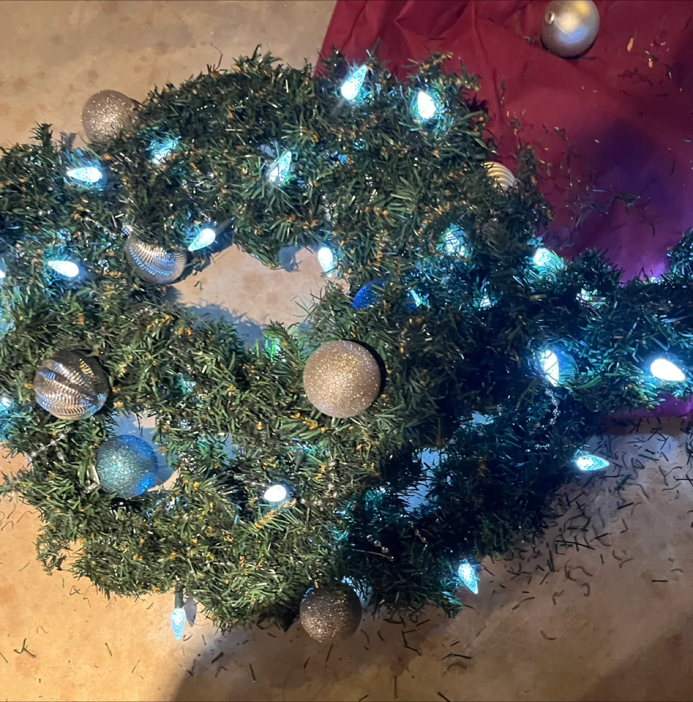 Christmas Garland with Lights and Ornaments image indicator(3)