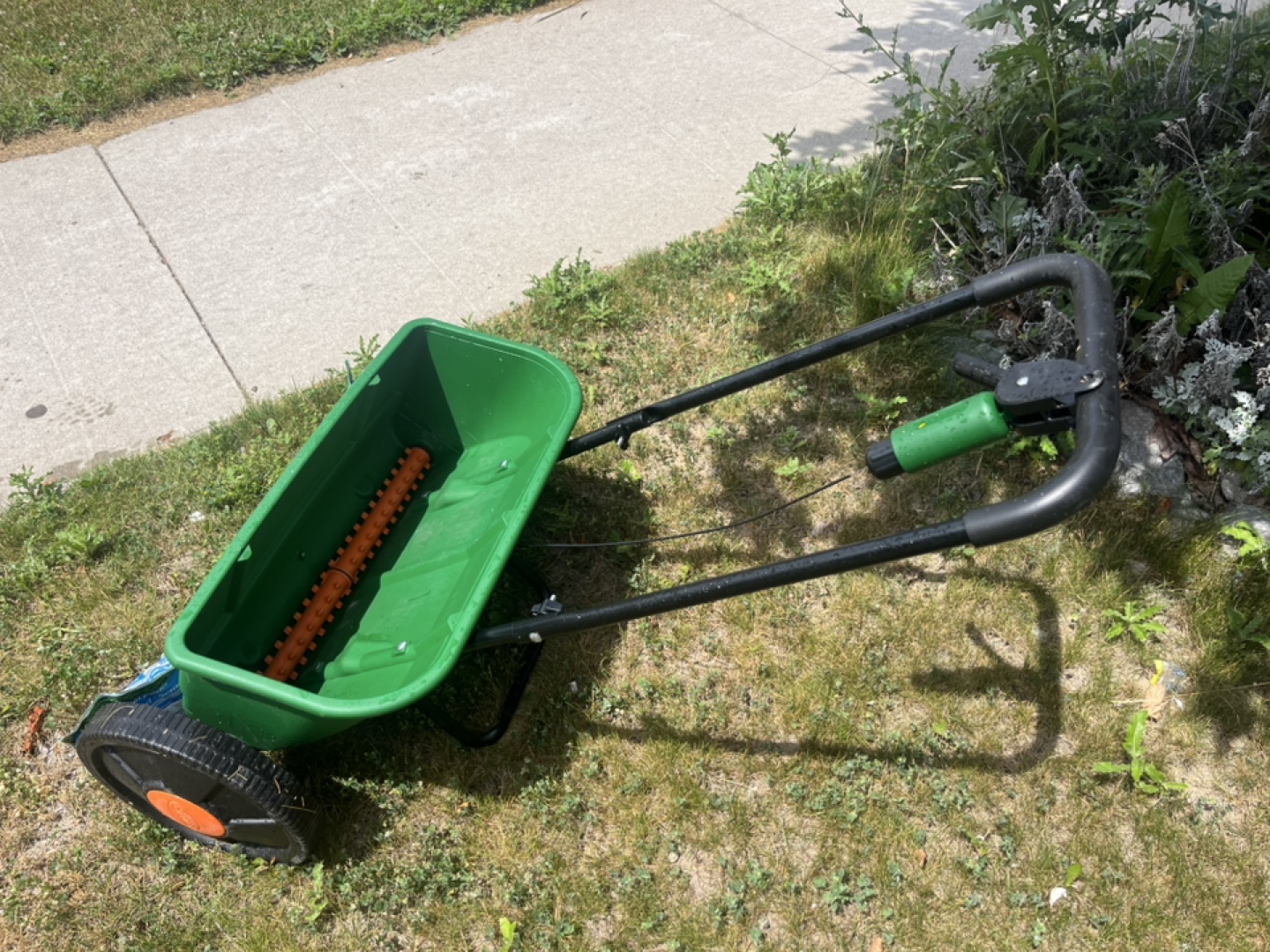 Scotts Turf Builder Classic Drop Spreader - photo 3
