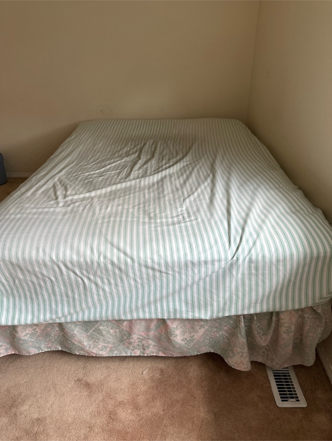 Sealy mattress, box and steel frame 🇨🇦