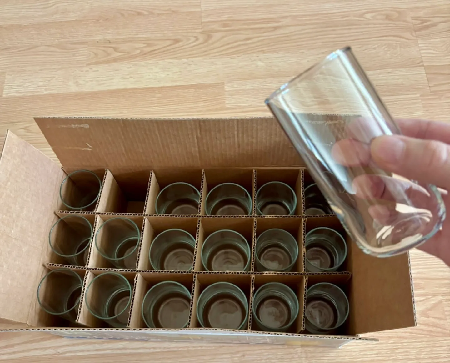 New Glassware (18x) and Wine Glasses (4x) image indicator(3)