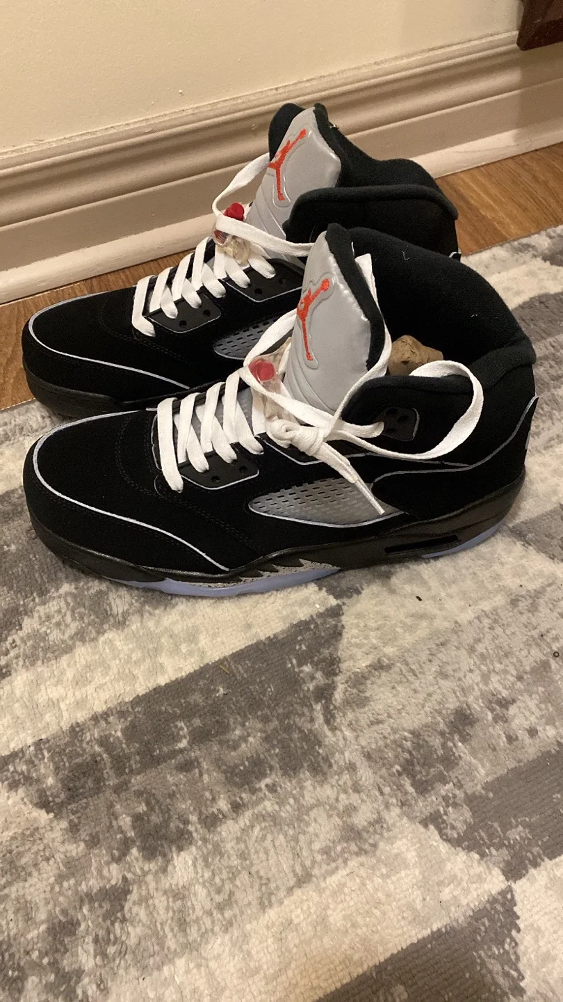 Jordan 5 OG Retro “Black” Metallic image indicator(2)