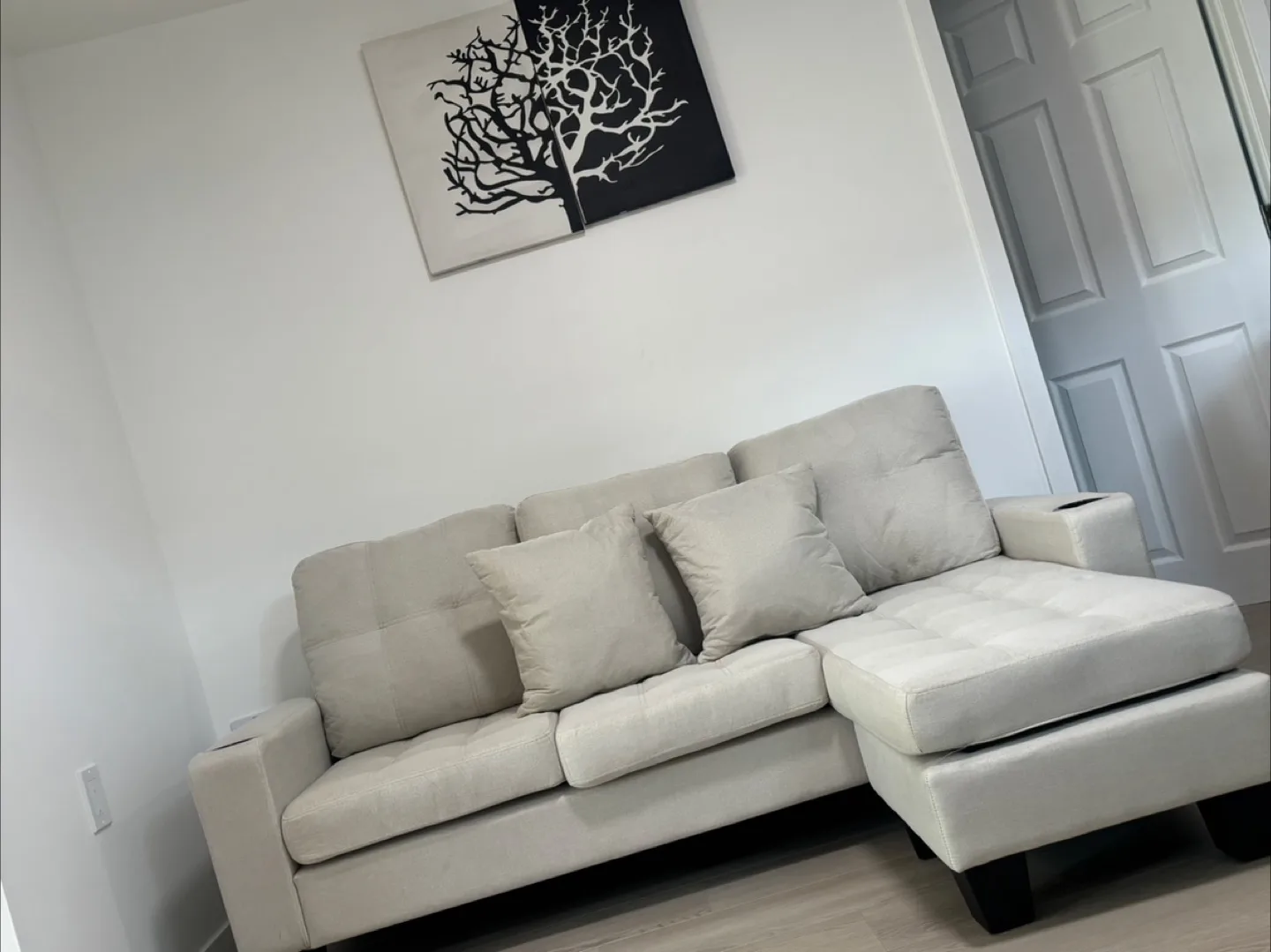 Beige Sectional Sofa with Chaise Lounge image indicator(8)