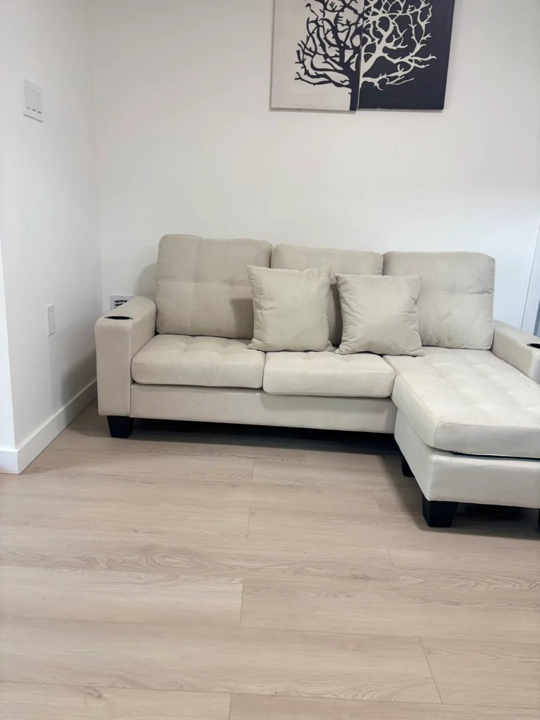 Beige Sectional Sofa with Chaise Lounge image indicator(7)