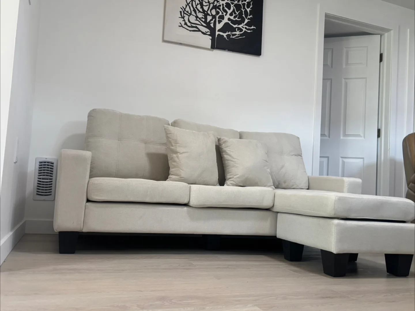 Beige Sectional Sofa with Chaise Lounge image indicator(9)