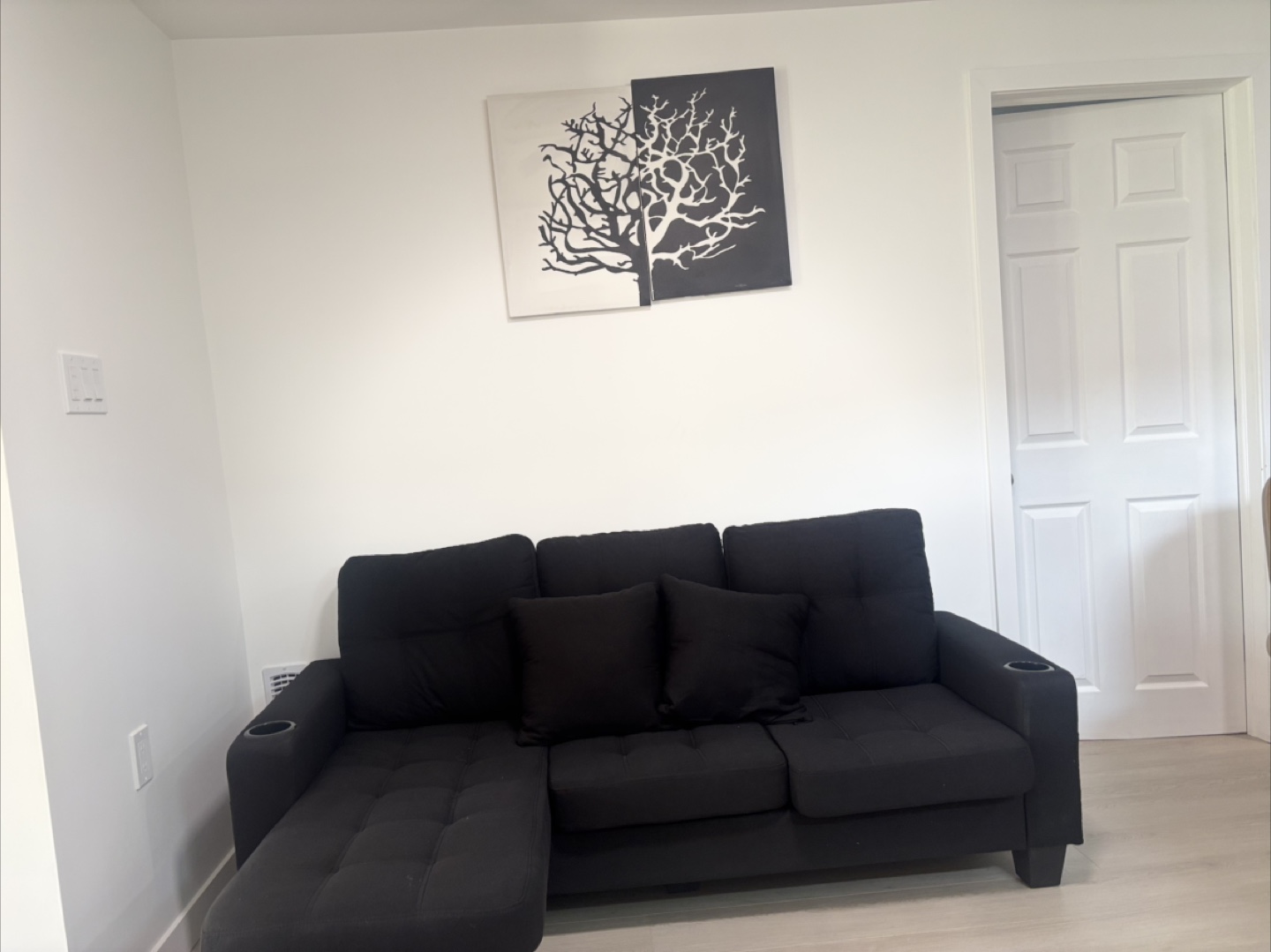Black Sectional Sofa with Chaise