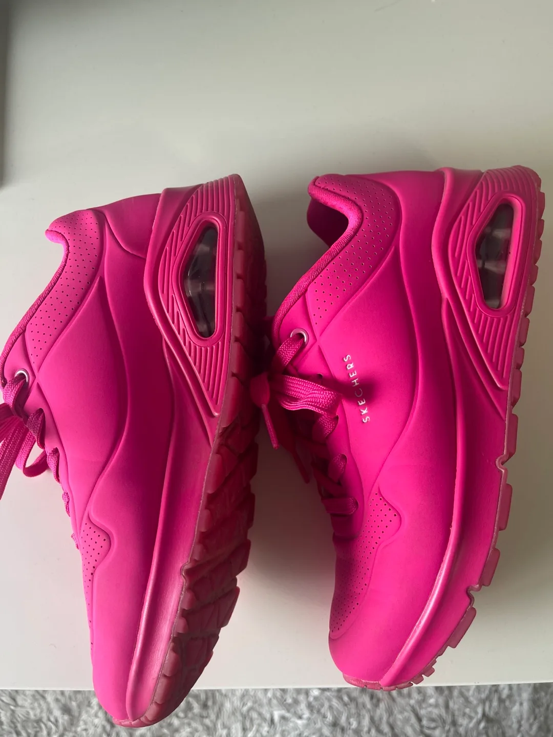 6.5 Skechers Hot Pink Women's Sneakers image indicator(4)