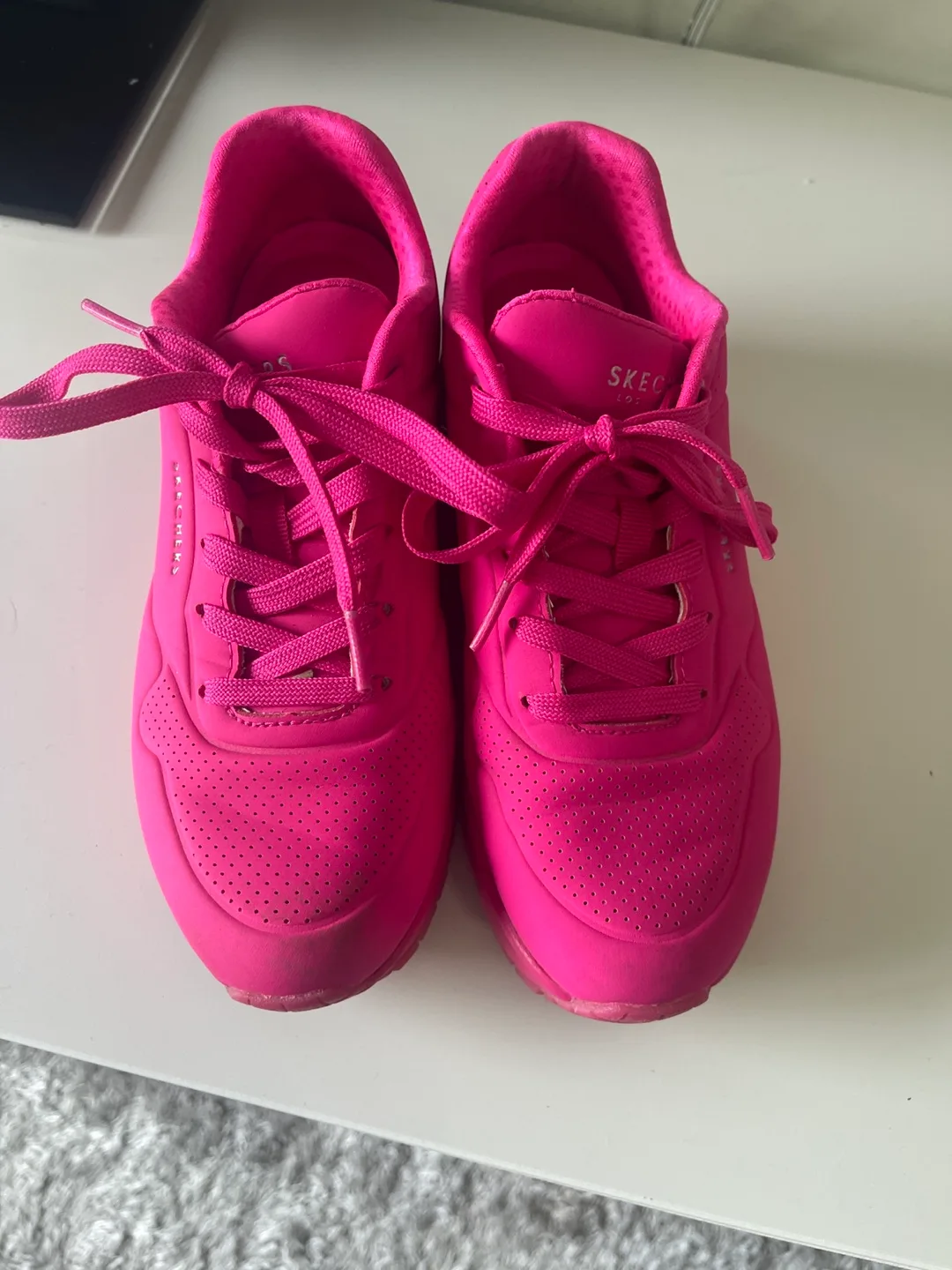 6.5 Skechers Hot Pink Women's Sneakers image indicator(3)