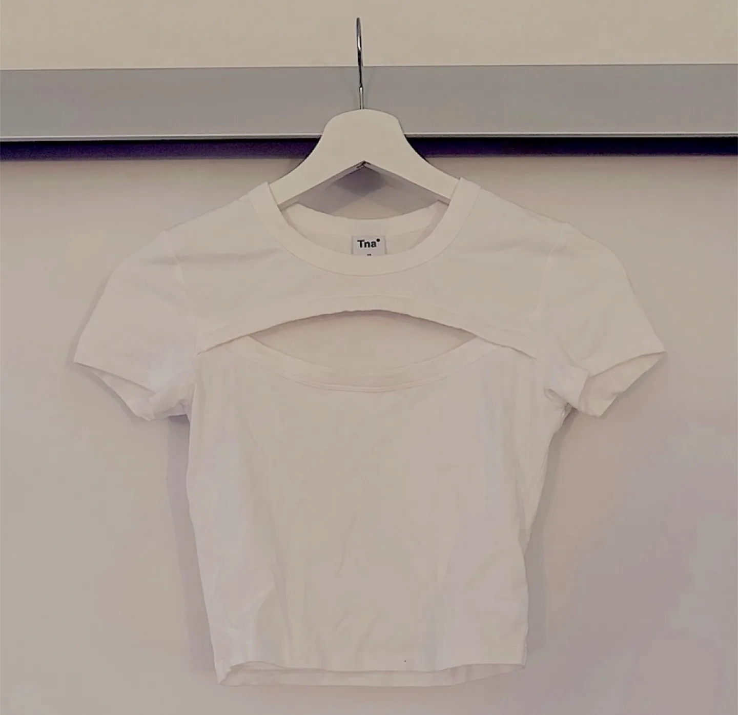 Tna White Cutout T-Shirt - Size XS 🇨🇦 thumbnail