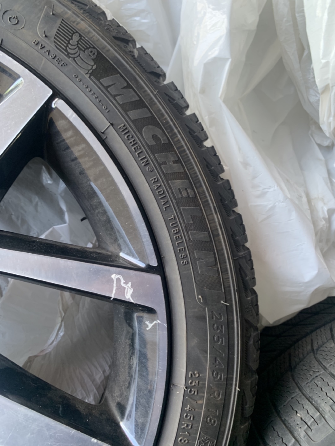 Volvo Wheel with Michelin 235/45R18 Tire - photo 5
