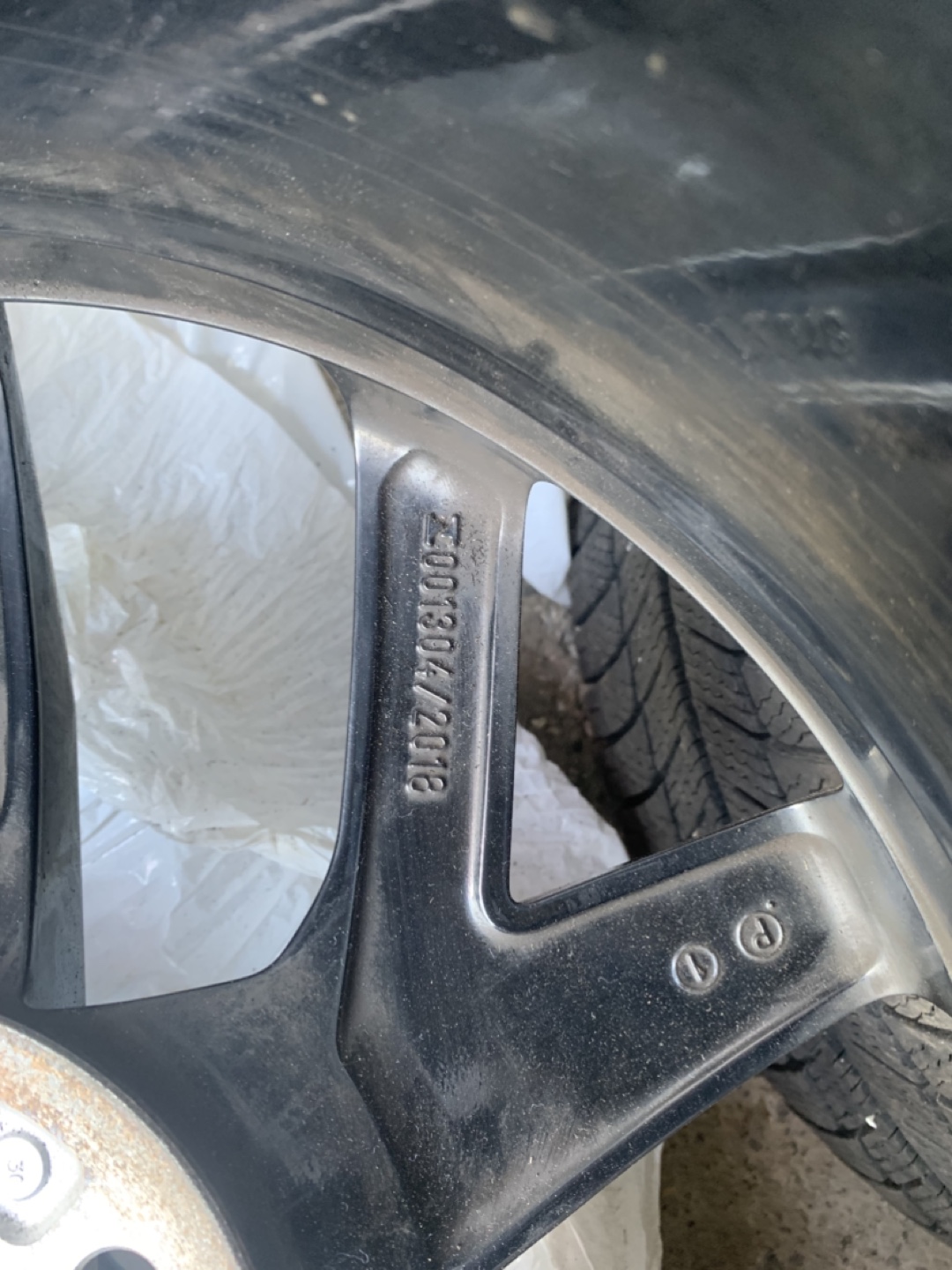 Volvo Wheel with Michelin 235/45R18 Tire - photo 3