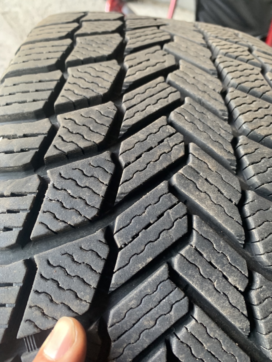 Volvo Wheel with Michelin 235/45R18 Tire - photo 4