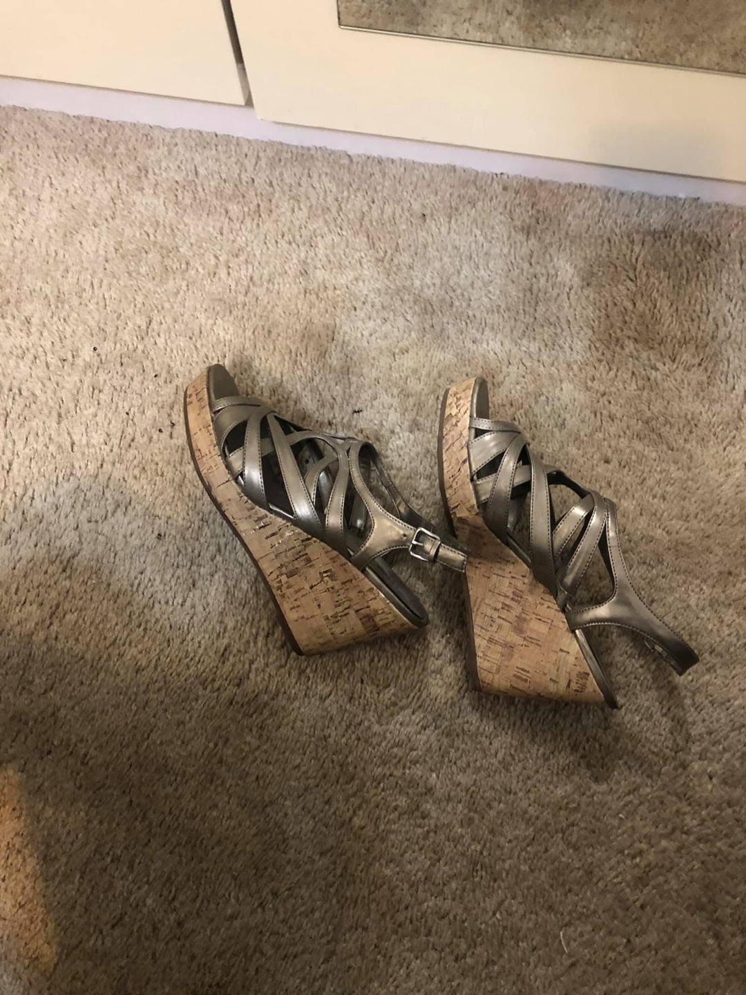 Naturalizer Silver Wedge Heels, Size 8 - photo 3