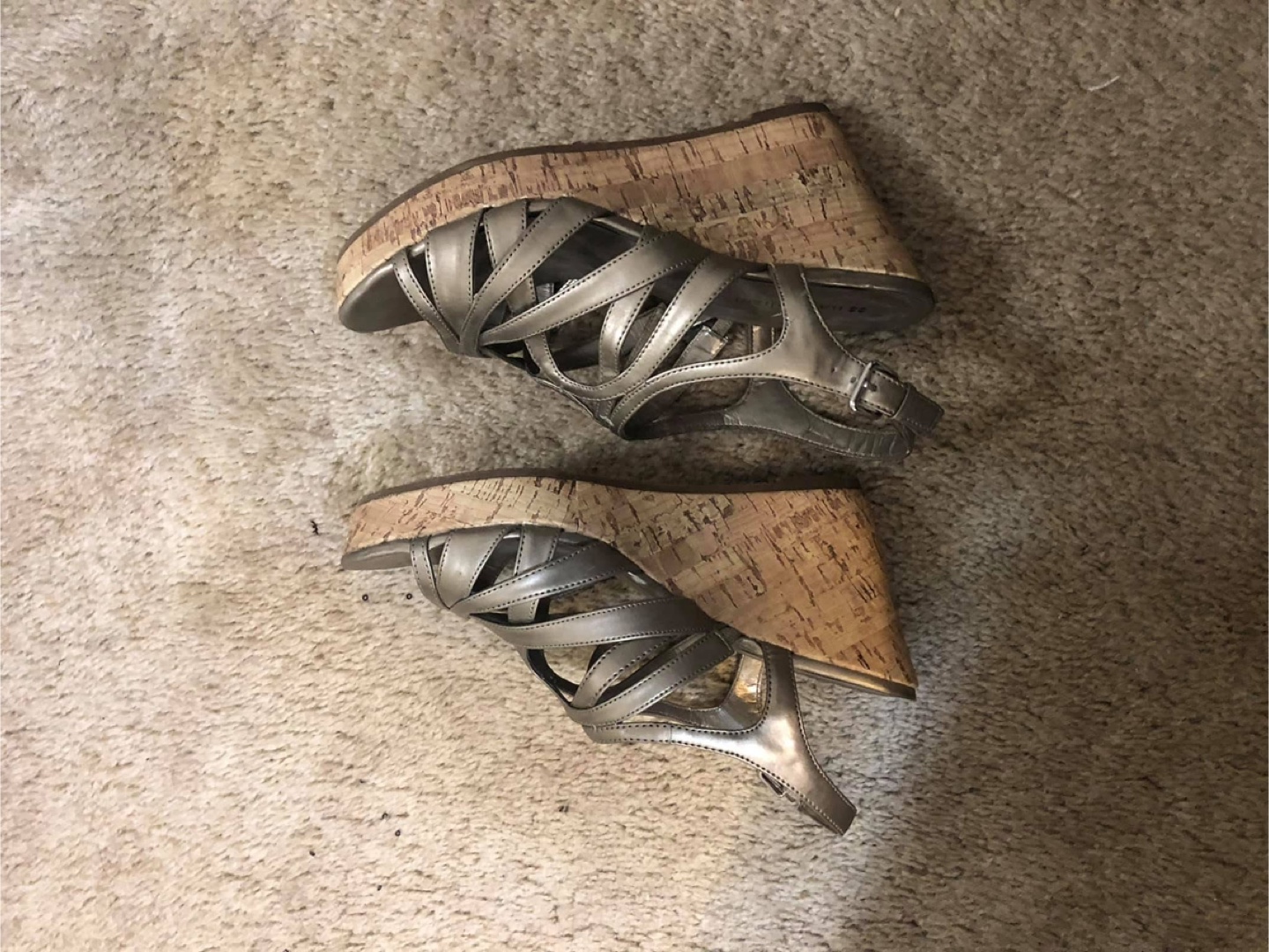Naturalizer Silver Wedge Heels, Size 8 - photo 4