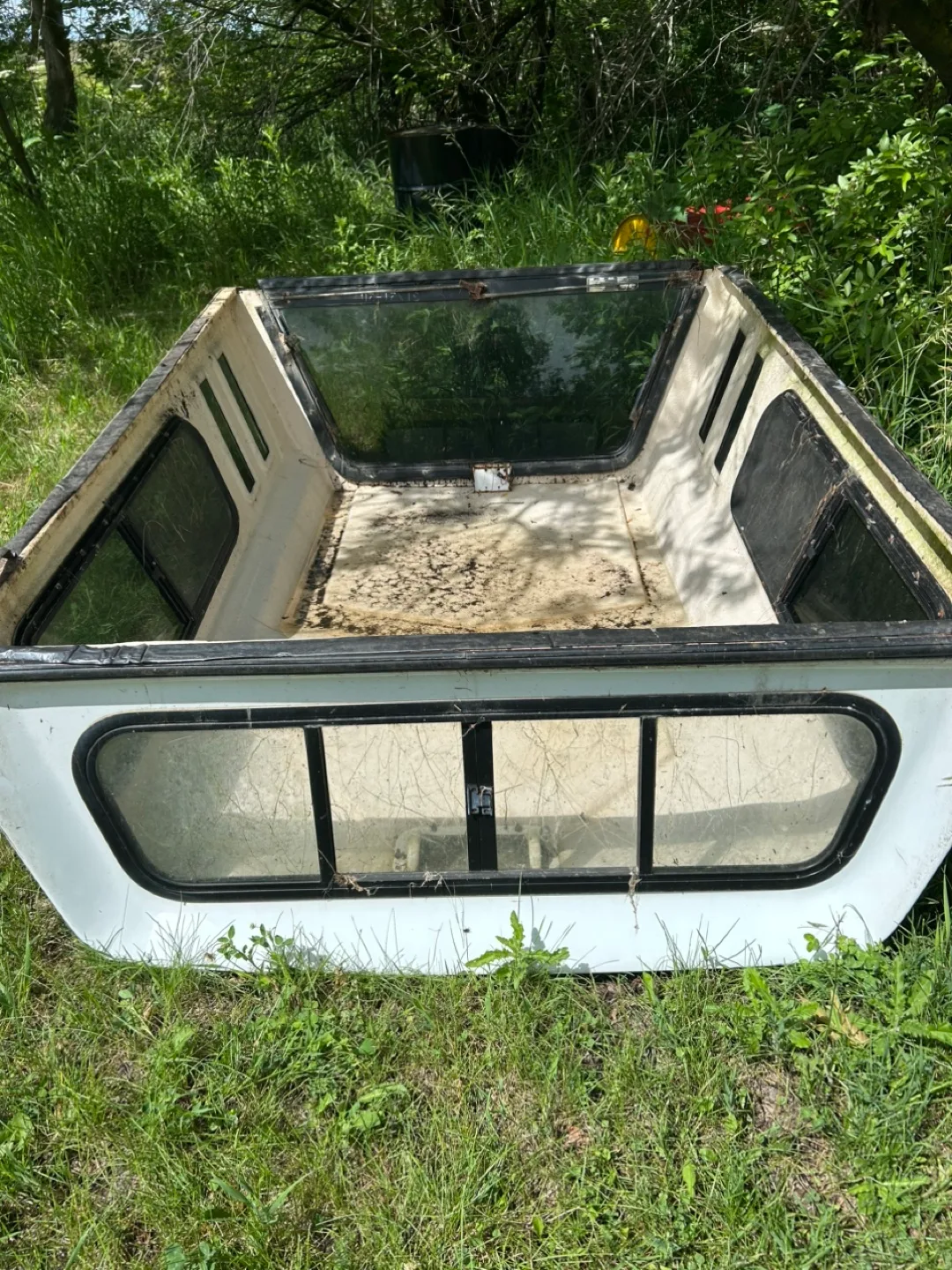 Truck canopy image indicator(5)