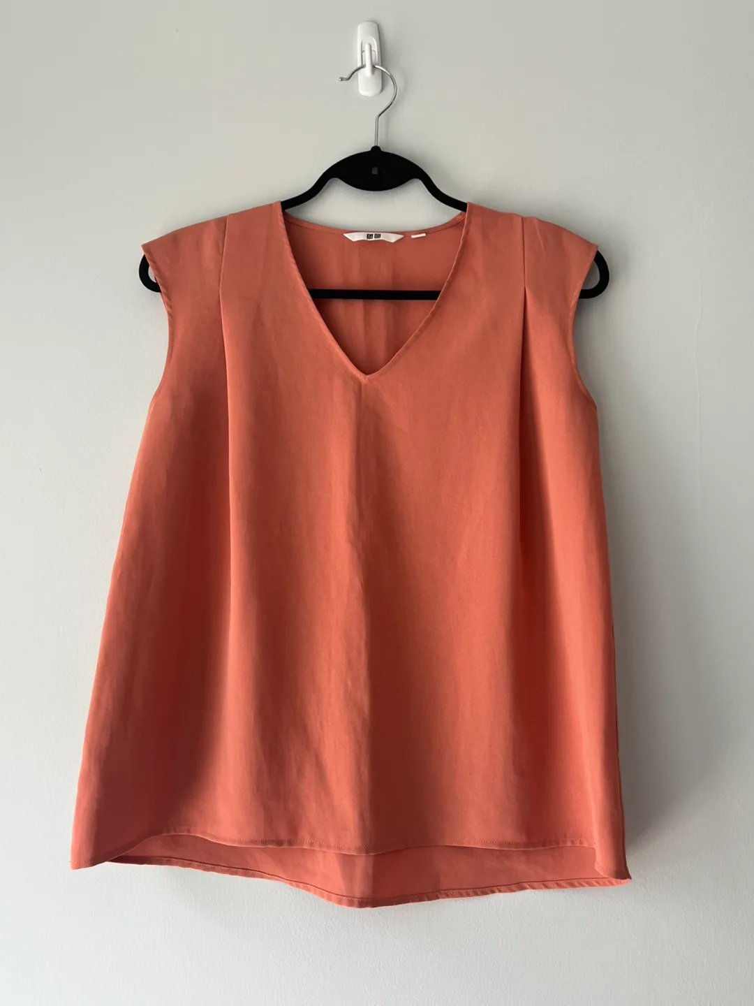 Uniqlo Sleeveless Blouse - Size S thumbnail