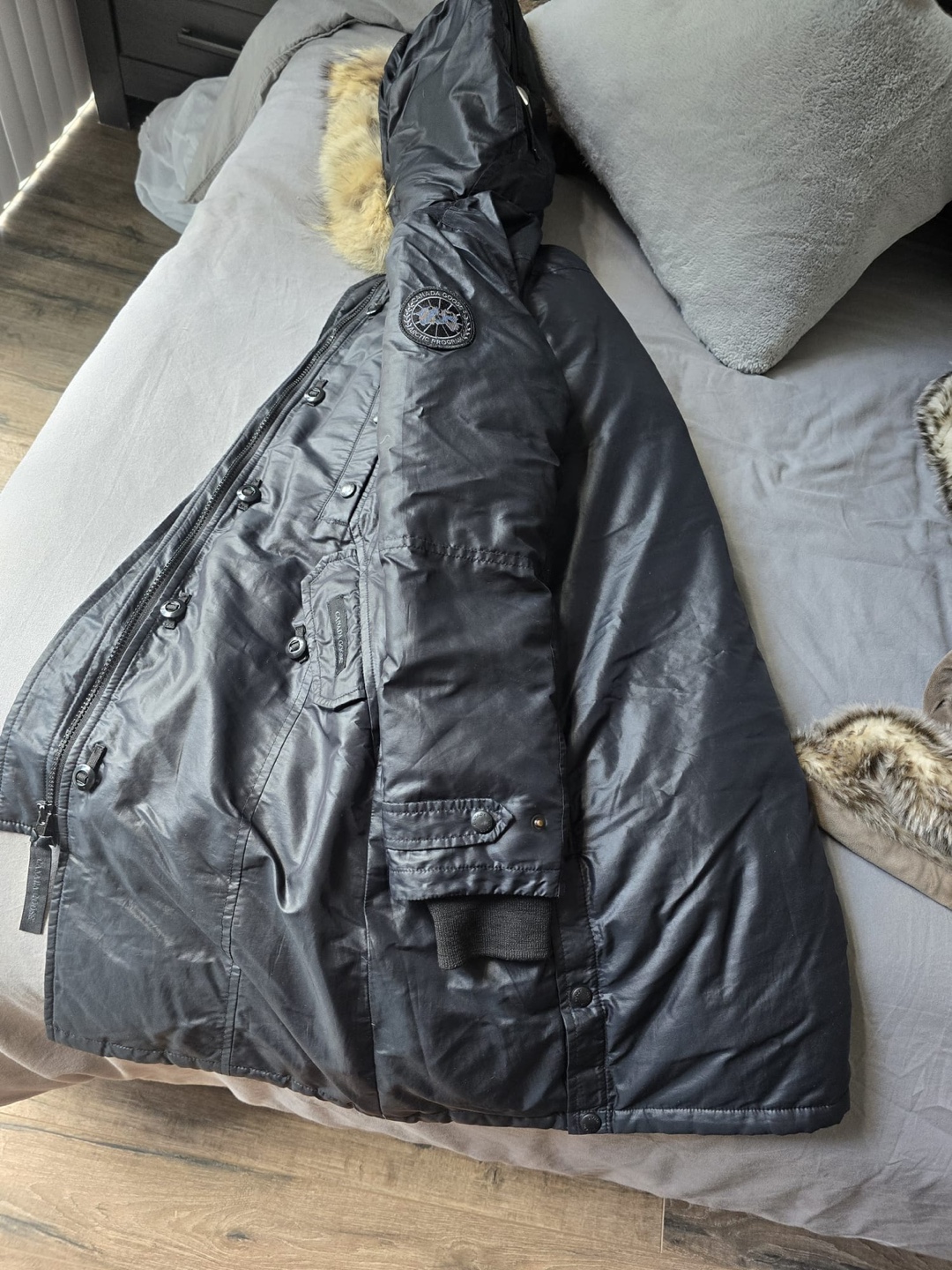 Canada Goose Down Parka - Black - photo 3