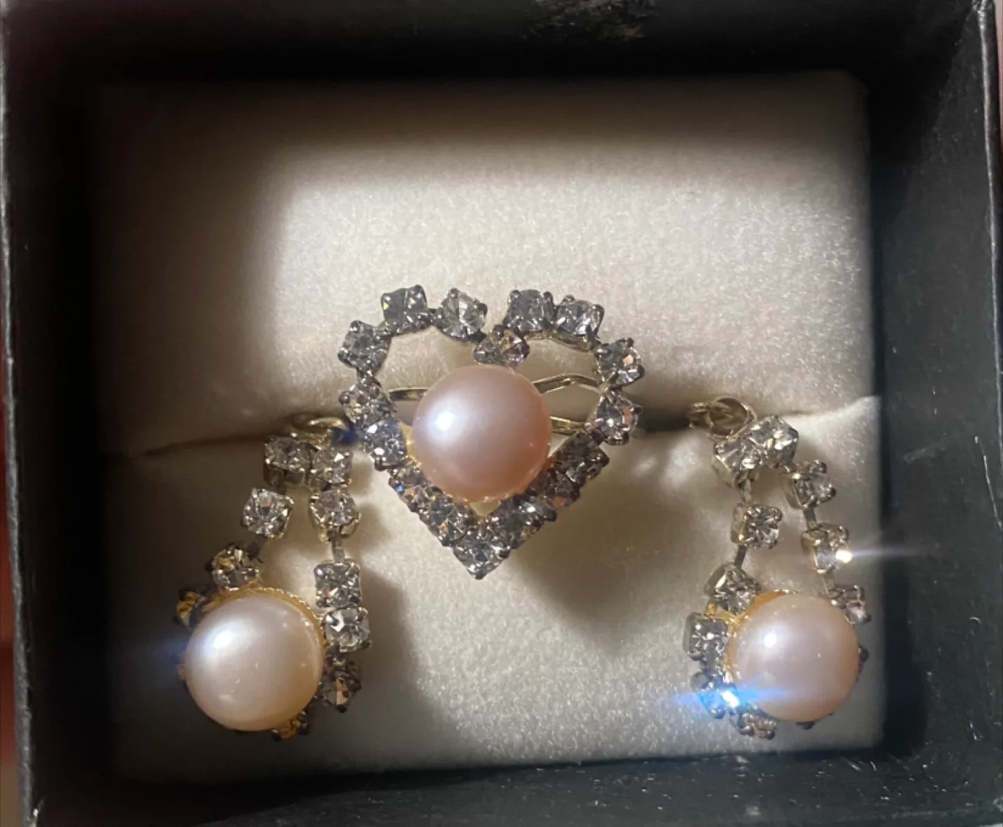 Costume jewelry pearl set thumbnail