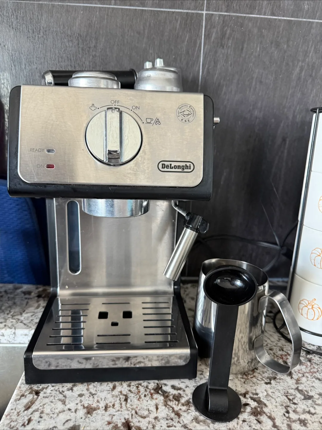 DeLonghi ECP3420 Espresso & Cappuccino Machine image indicator(4)