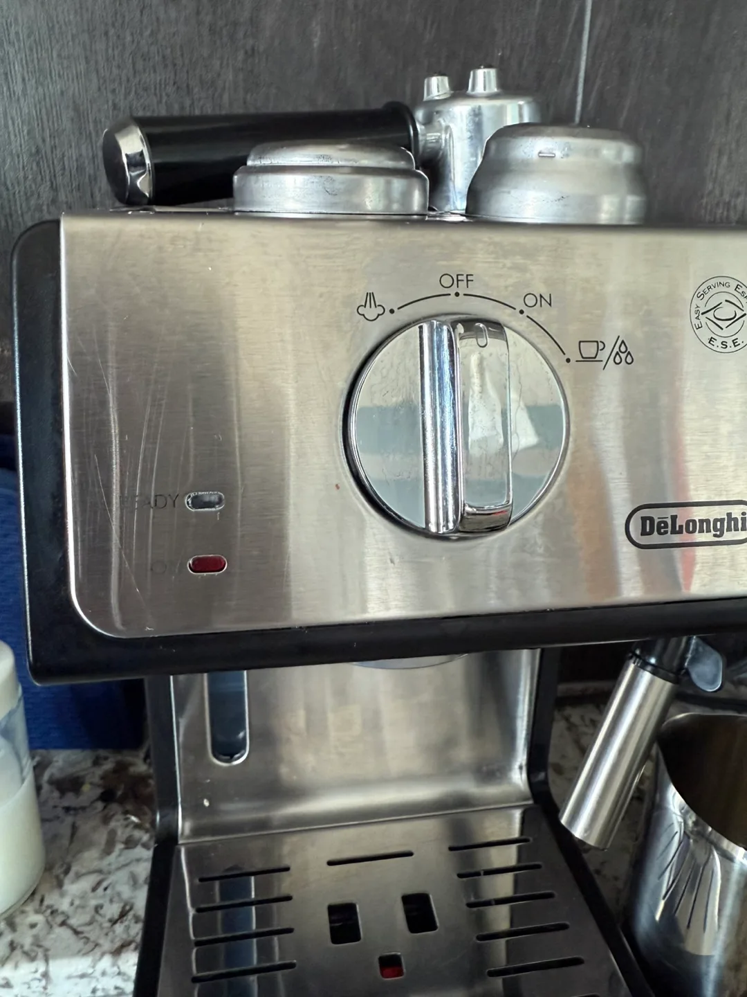 DeLonghi ECP3420 Espresso & Cappuccino Machine image indicator(5)