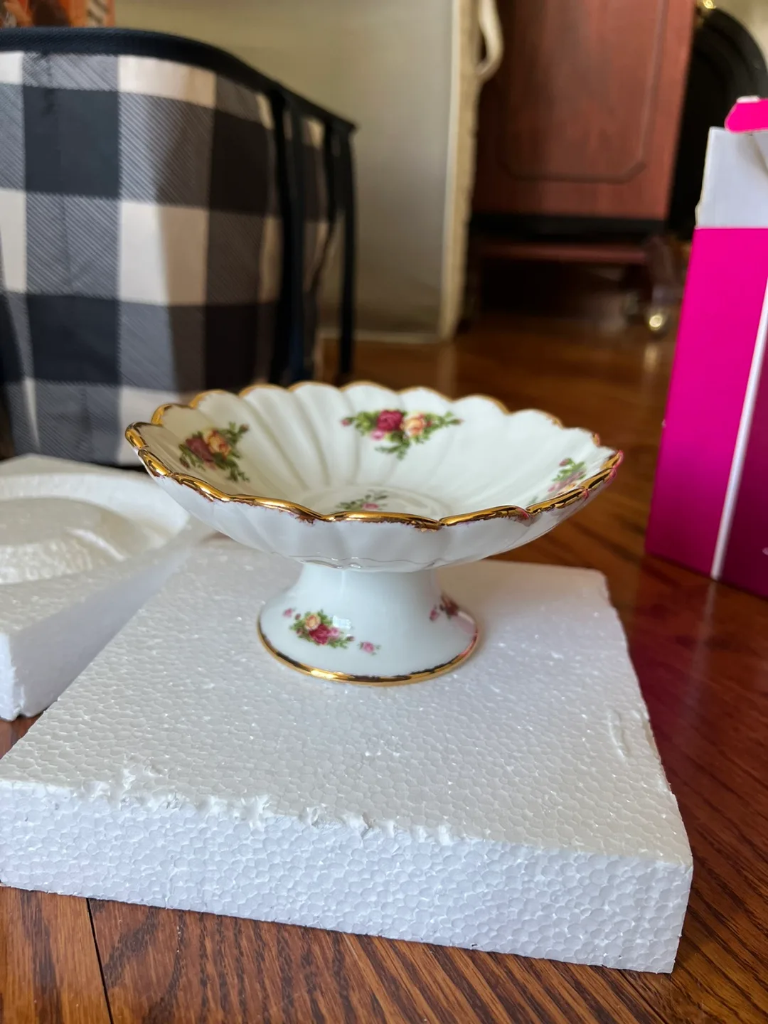Royal Albert Old Country Roses Pedestal Bowl thumbnail