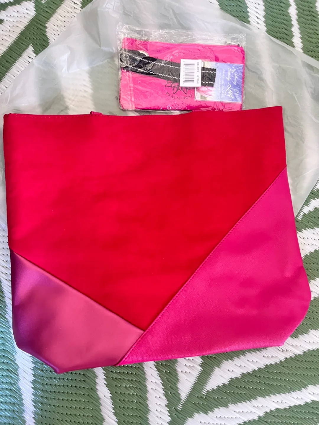 New Vera Bradley Tote Bag & Cosmetic Bag Set thumbnail