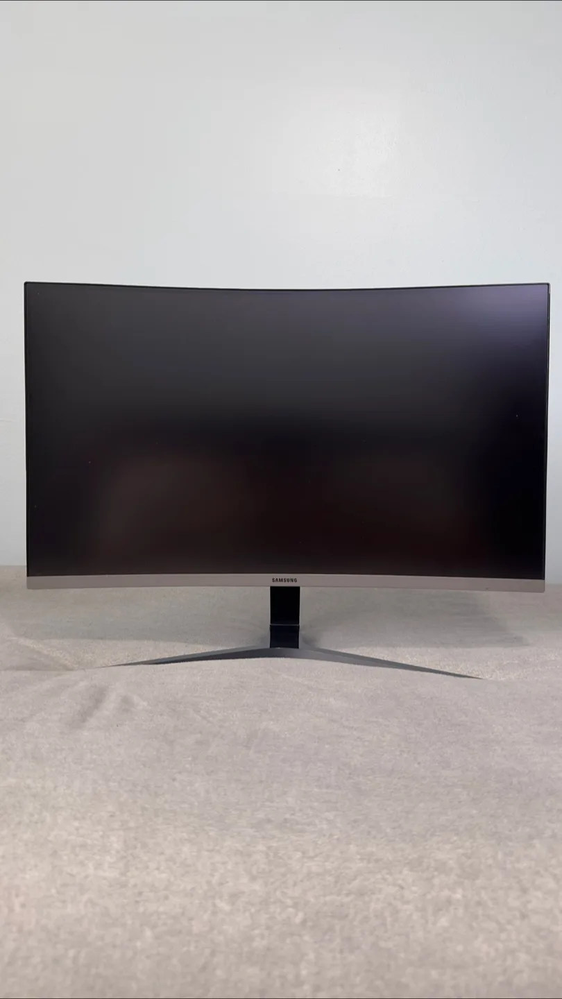 Samsung 27" FHD Curved Monitor thumbnail