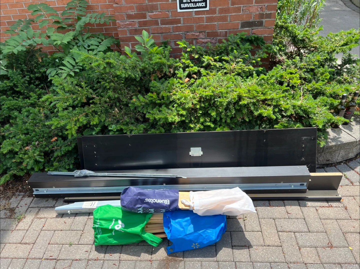 Queen Size Bed Frame with Mattress image indicator(5)