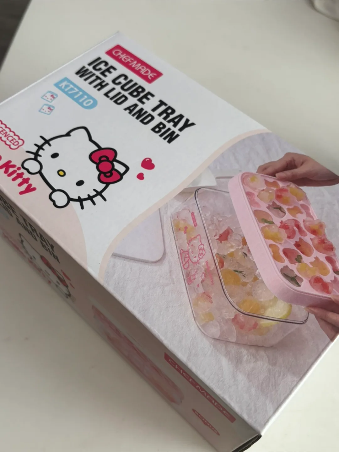 new Hello Kitty Ice Cube Tray with Lid and Bin thumbnail
