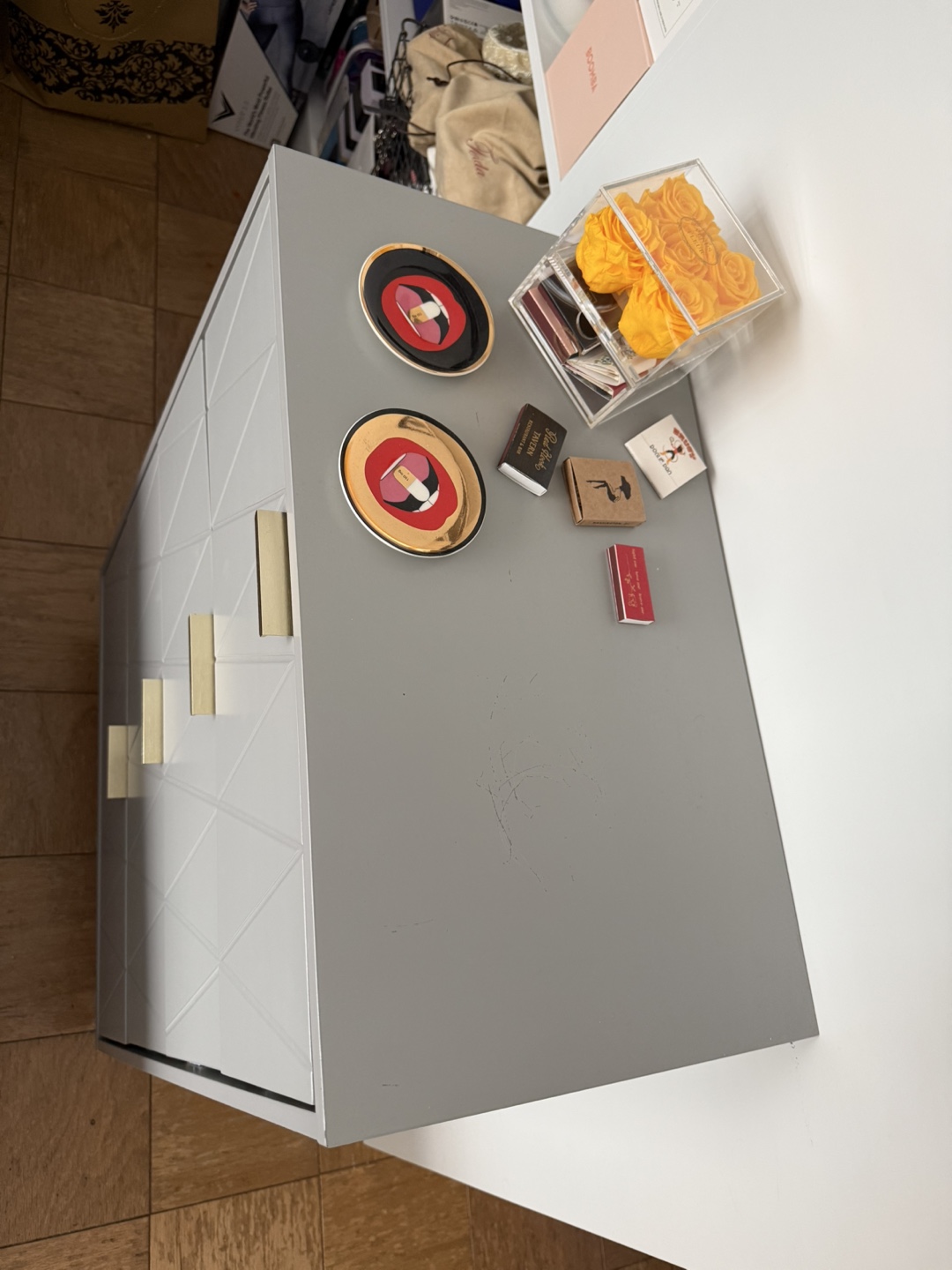 Gray 4-Drawer Dresser with Gold Accents - photo 3